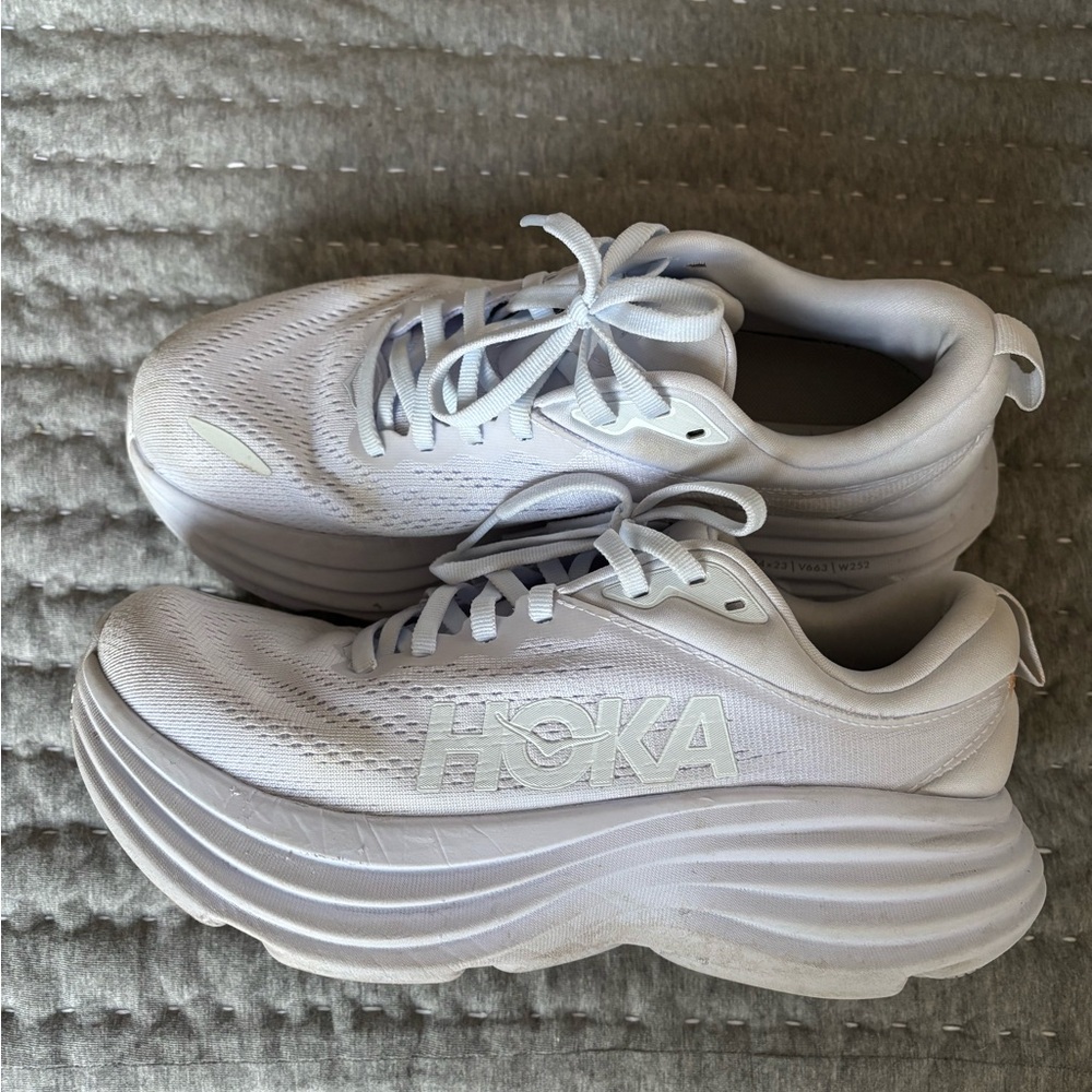 HOKA Bondi 8 - Picture 1 of 3